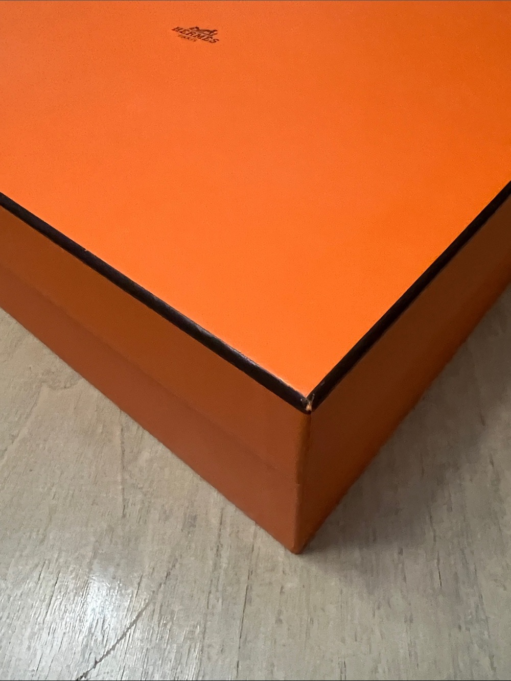 Box - Signature Orange - Picture 8 of 12